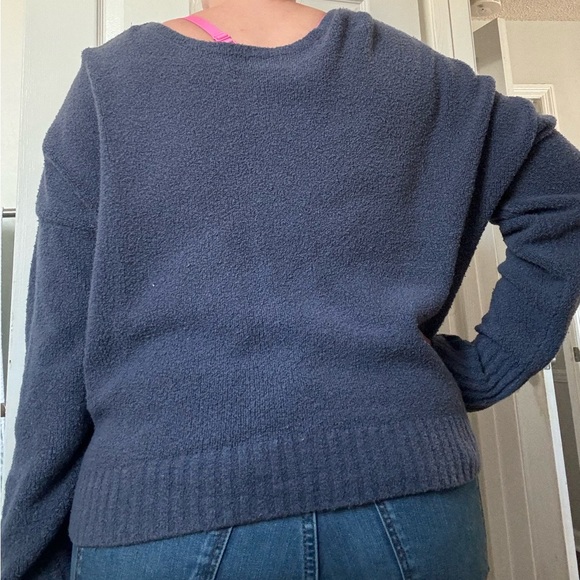 Express Sweater - Picture 2 of 4